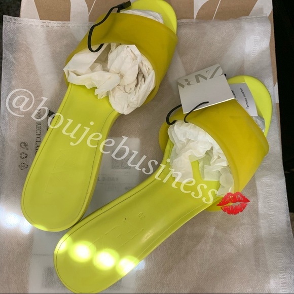 ZARA BNWT Rubber Kitten Heel Sandals - Picture 6 of 7